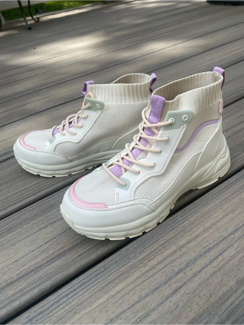 Zara Cream High-Top Chunky Sneakers with Lavender and Pale Pink Accents